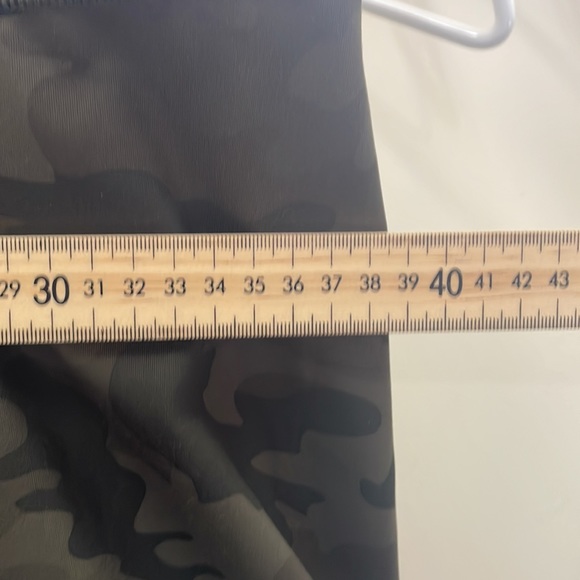 Lululemon  -  Wunder Under Crop High-Rise - Camo - 6 - Picture 10 of 13